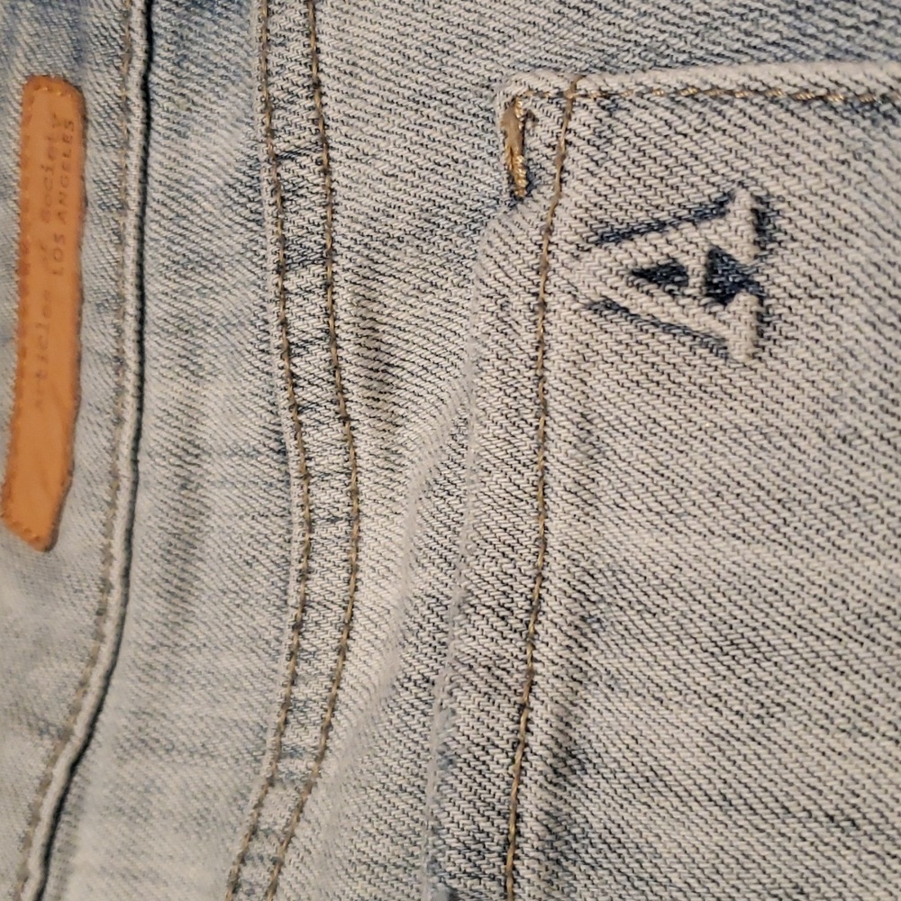 ARTICLES OF SOCIETY nwot NANCY Bermuda Jean Shorts Paint Distressed Women's 31 - Picture 16 of 16
